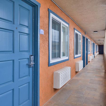 Good Living Inn San Carlos Bagian luar foto