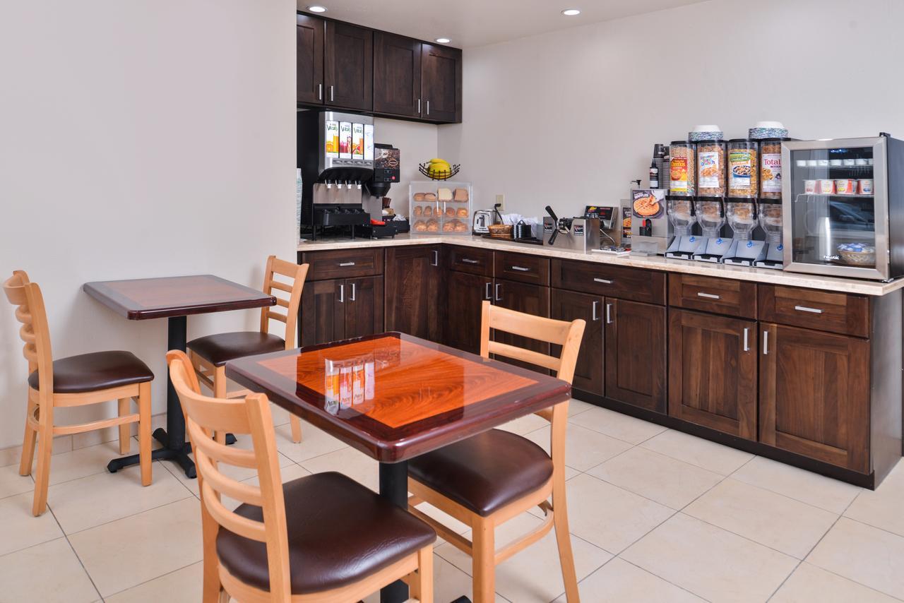 Good Living Inn San Carlos Bagian luar foto