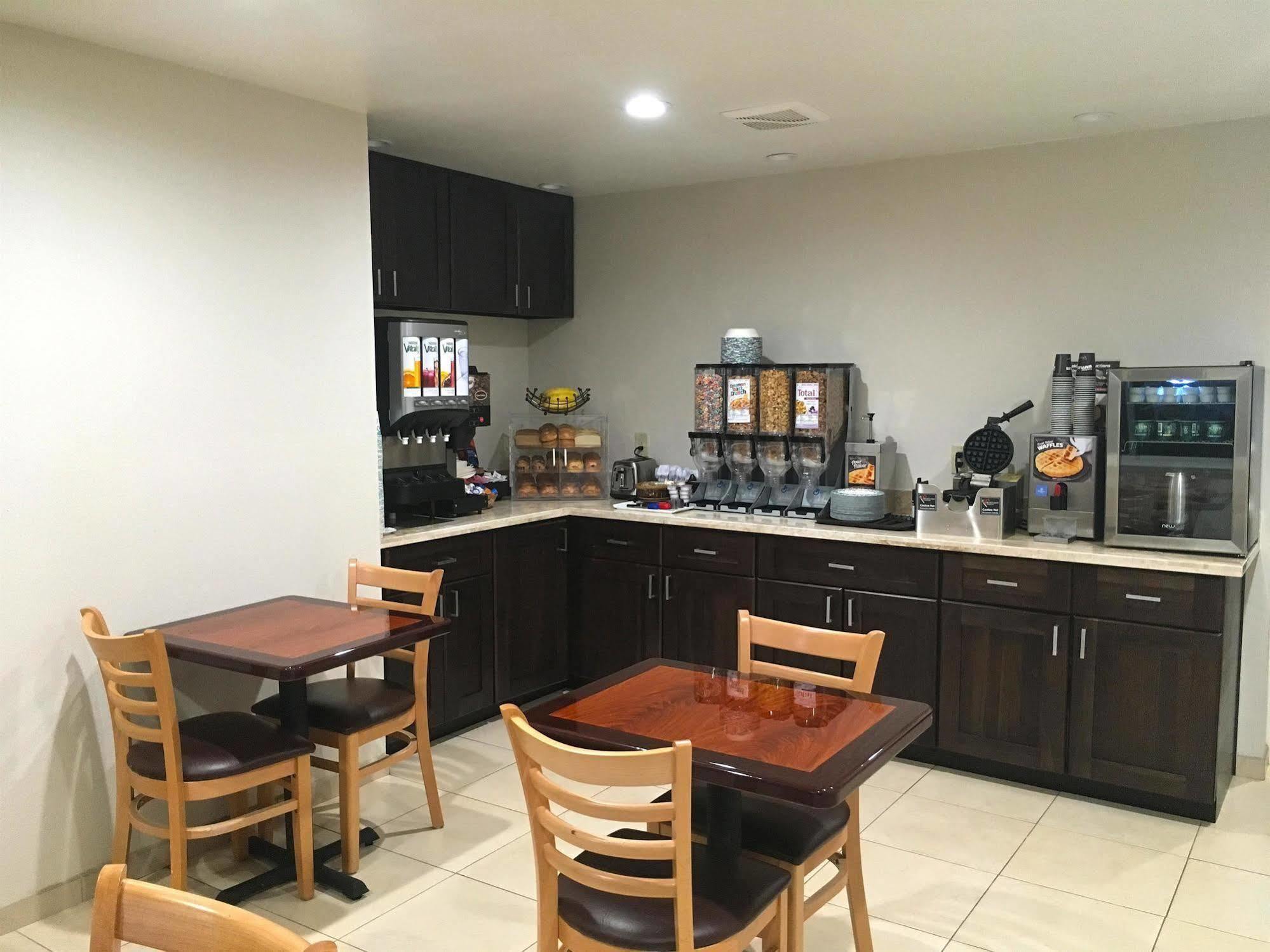 Good Living Inn San Carlos Bagian luar foto